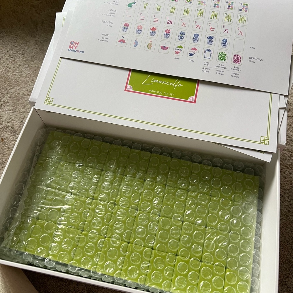 Oh My Mahjong Limoncello Tiles Board Game Set with Capri Mat and Pushers - Picture 2 of 10